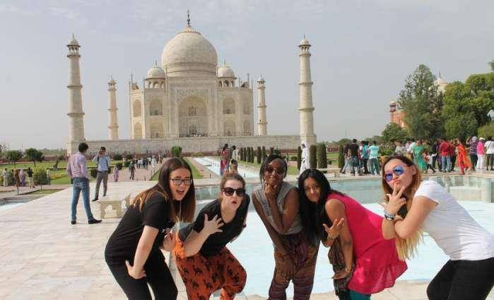 
如今印度非比寻常, 许多欧洲女人也喜欢来这里旅游|太阳成集团tyc7111cc(图7)