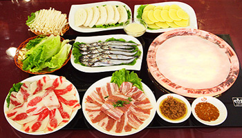 太阳成集团tyc7111cc_大国工匠高凤林走进中建电力基层项目弘扬工匠精神(图2) 太阳成集团tyc7111cc